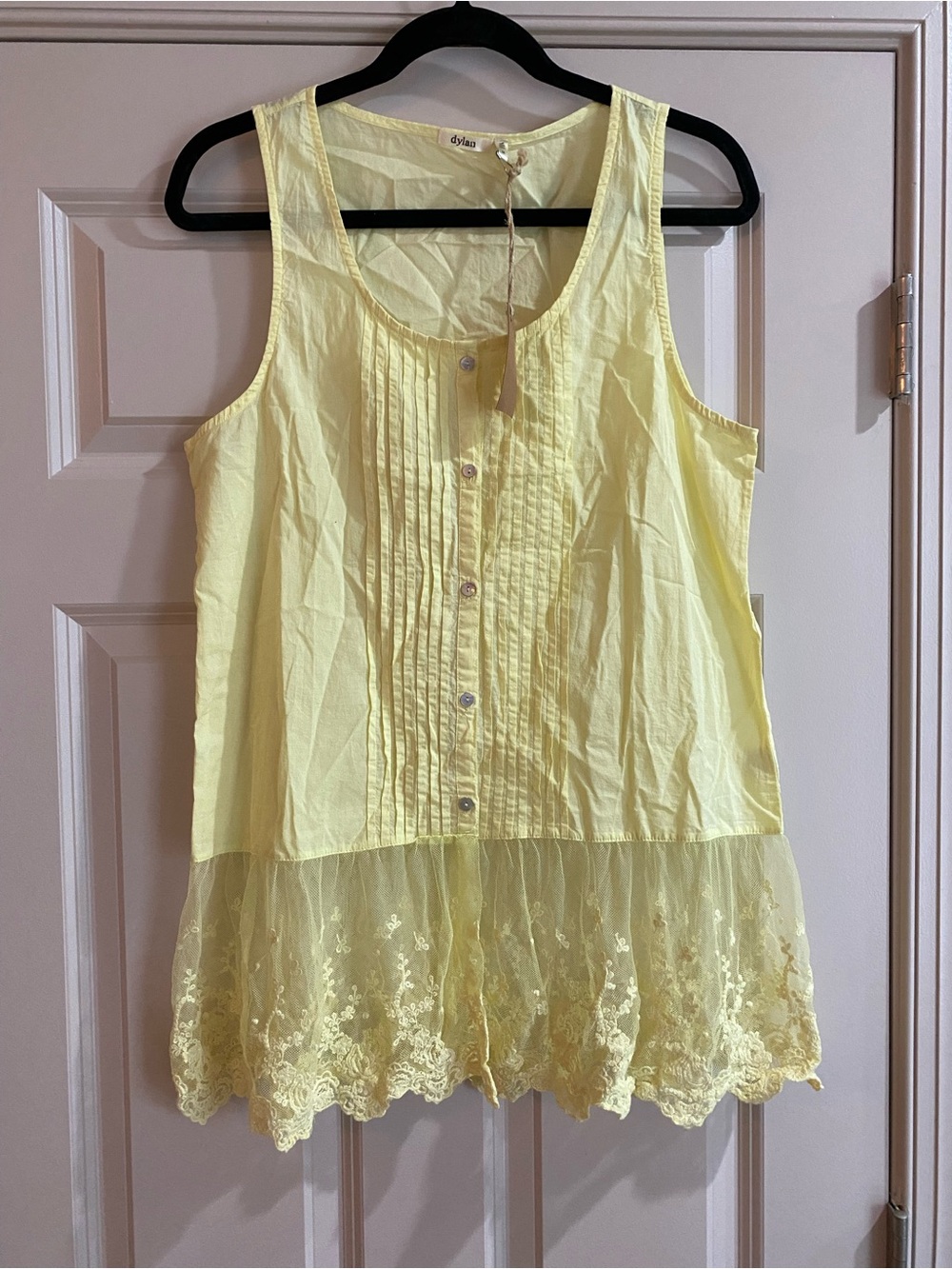 NWT Dylan Medium Sleeveless Neon Yellow Pintuck Button Front Tunic with Lace Hem